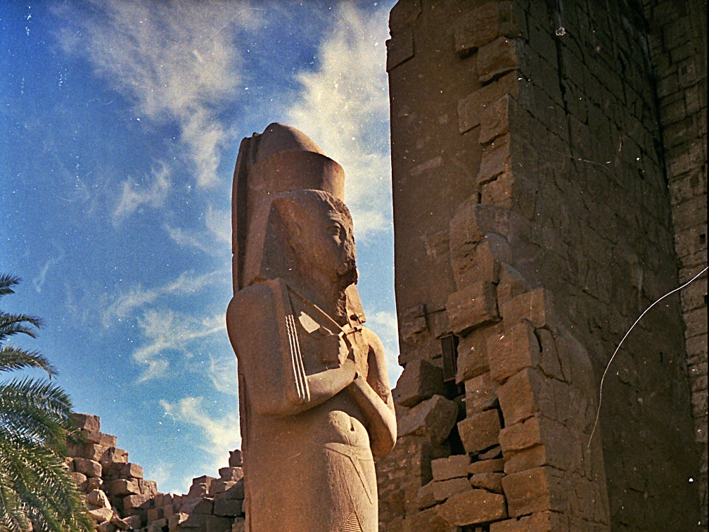 Karnak Statue de Ramses2-avec sa fille Bentata